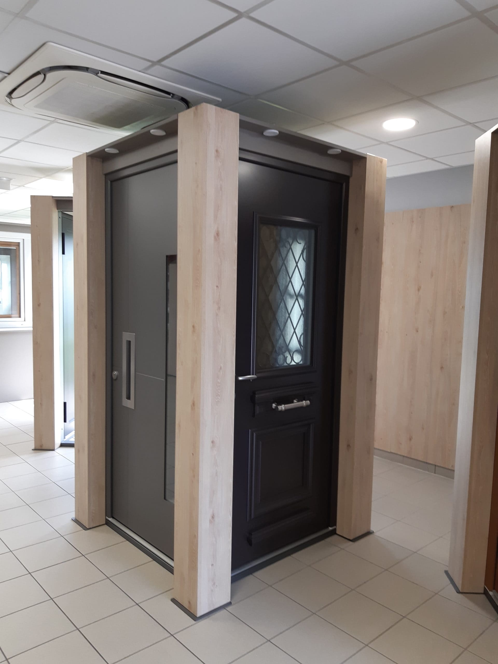 Présentoirs de portes et fenêtres pour salons et foires
