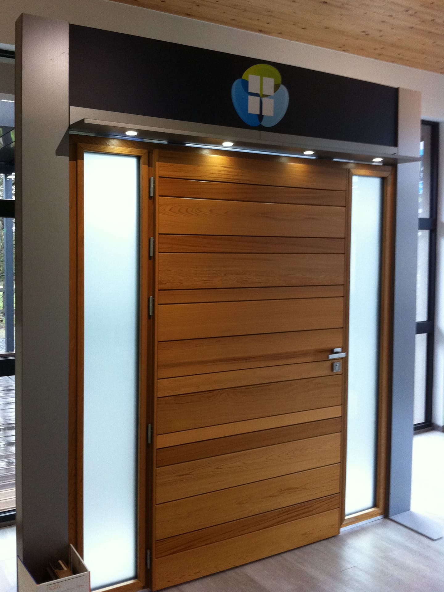 Présentoirs de portes et fenêtres pour salons et foires